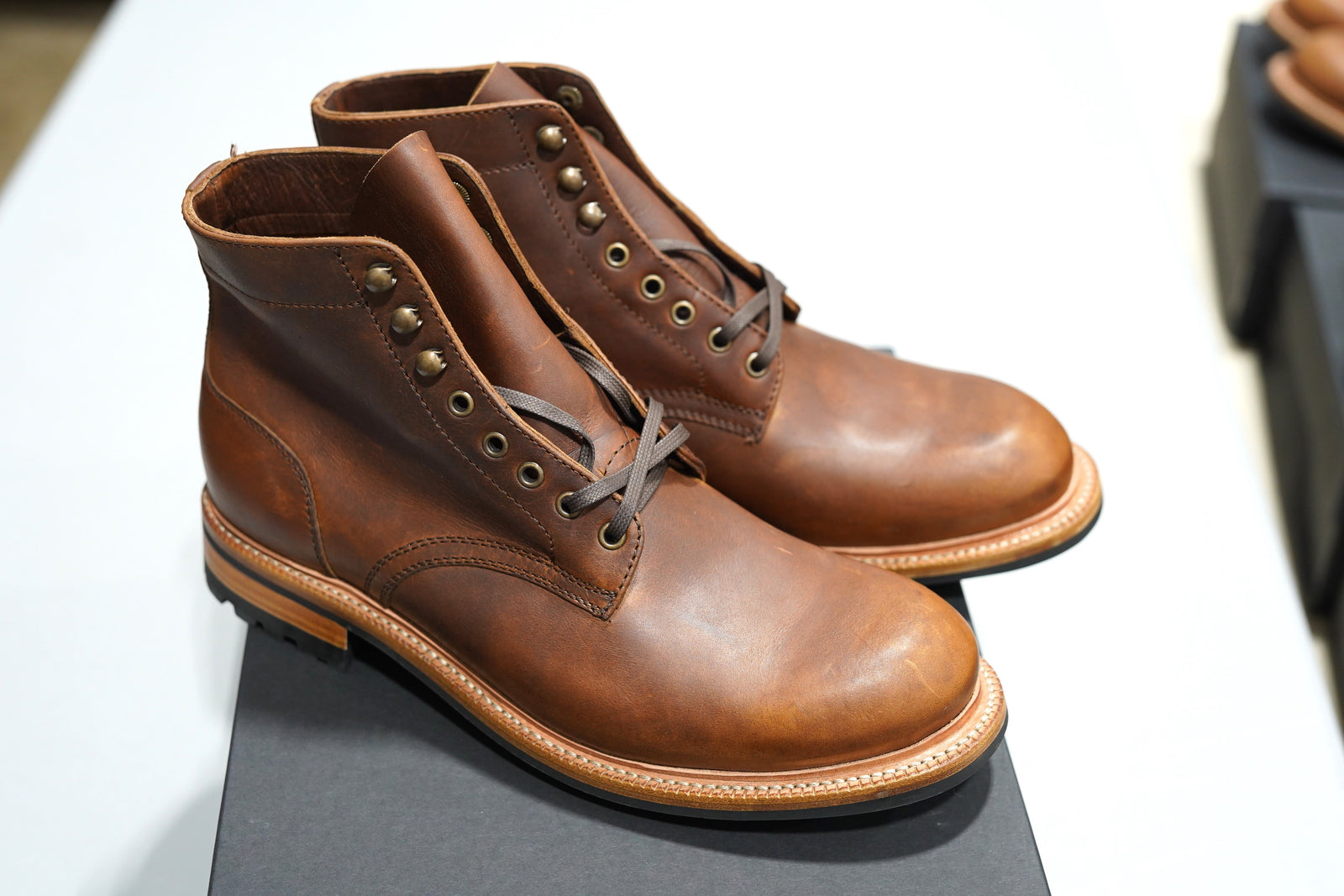 新品未開封 TAN タン　GOOD AND SIN BRUNT macone The Allegany - Tobacco Veg Tan (645) Factory Seconds – Parkhurst