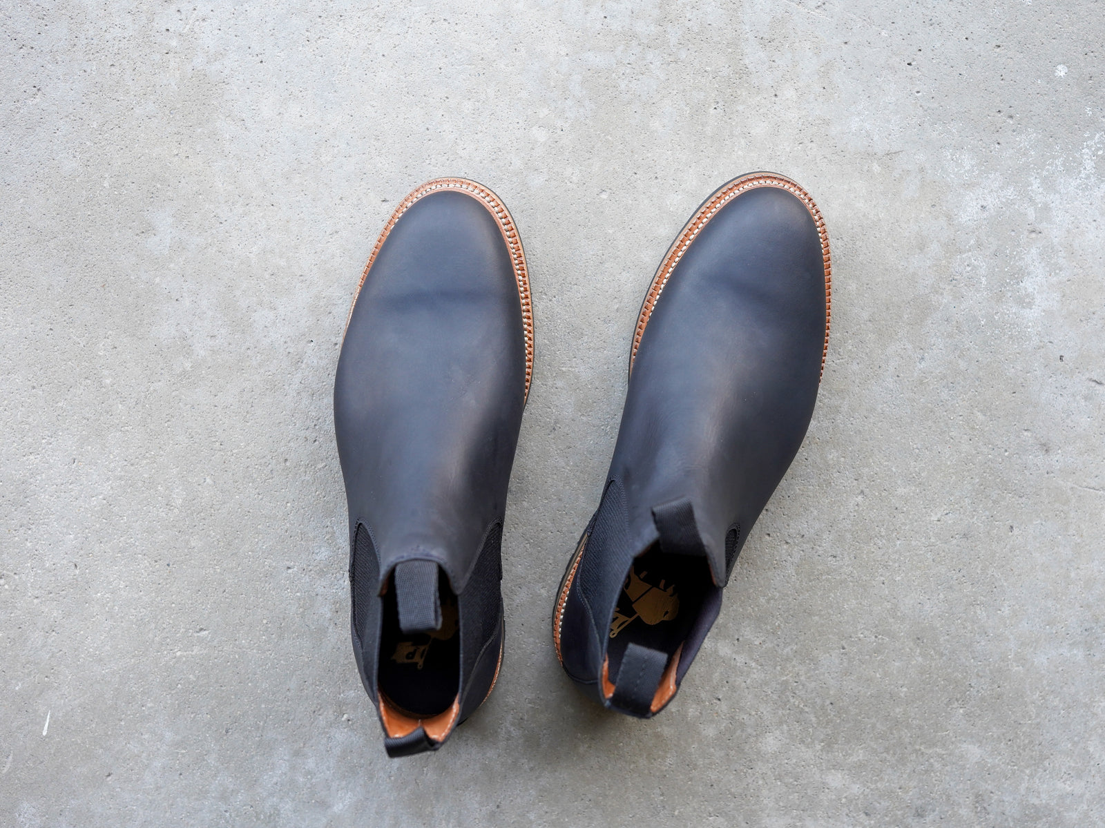 The Elmwood - Black Waxed Veg Tan (618) – Parkhurst Brand LLC