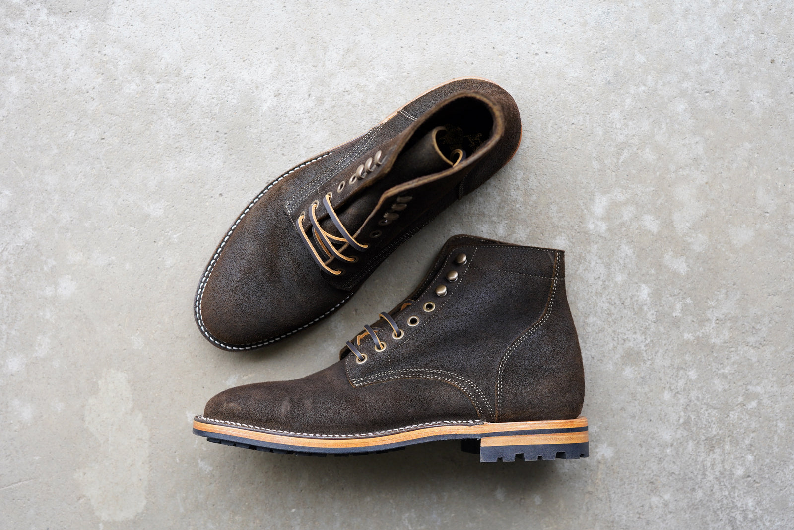 The Allen Stitchdown - Dark Olive Waxed Rough-out (618