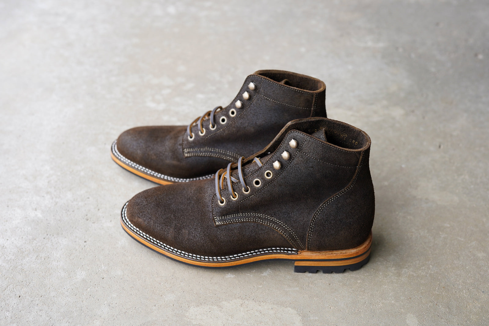 The Allen Stitchdown - Dark Olive Waxed Rough-out (618