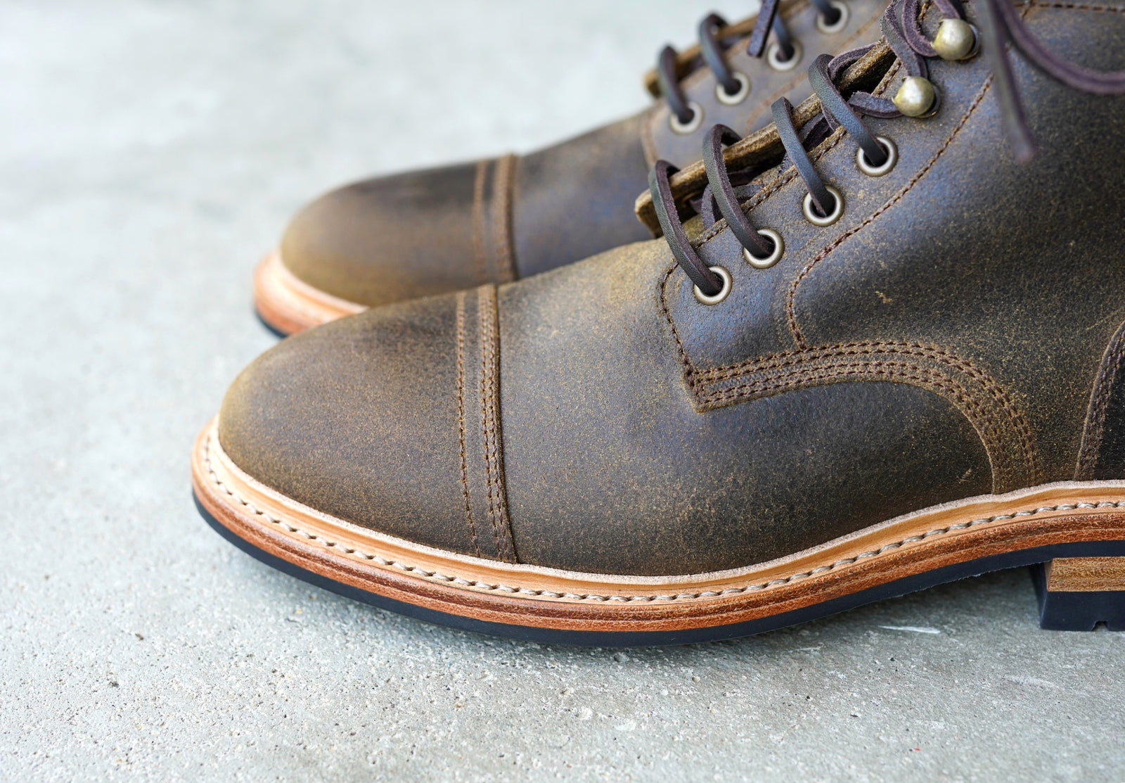 バイオプトロン　シーズラボ The Richmond - Caper Waxy Commander (618) – Parkhurst Brand LLC